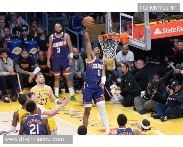 12月03日NBA精彩对决回顾太阳与湖人激战录像全程回放