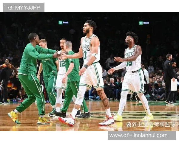 凯尔特人主场迎战76人展开激烈对决期待精彩表现与胜利时刻