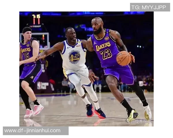 湖人队与开拓者队2020年季后赛首场对决精彩回顾与战术分析