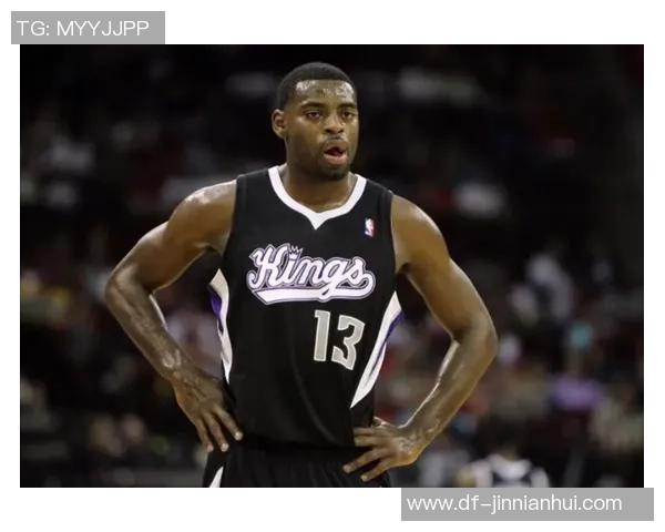 国王麻了！近两战17投16分，接连两场被弃用，拿着4600万公开摆烂